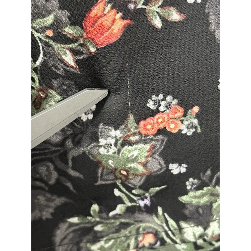 Torrid Womens 4 Chiffon Floral Blouse Short Sleeve Black Georgette Top Flaw - Picture 6 of 9